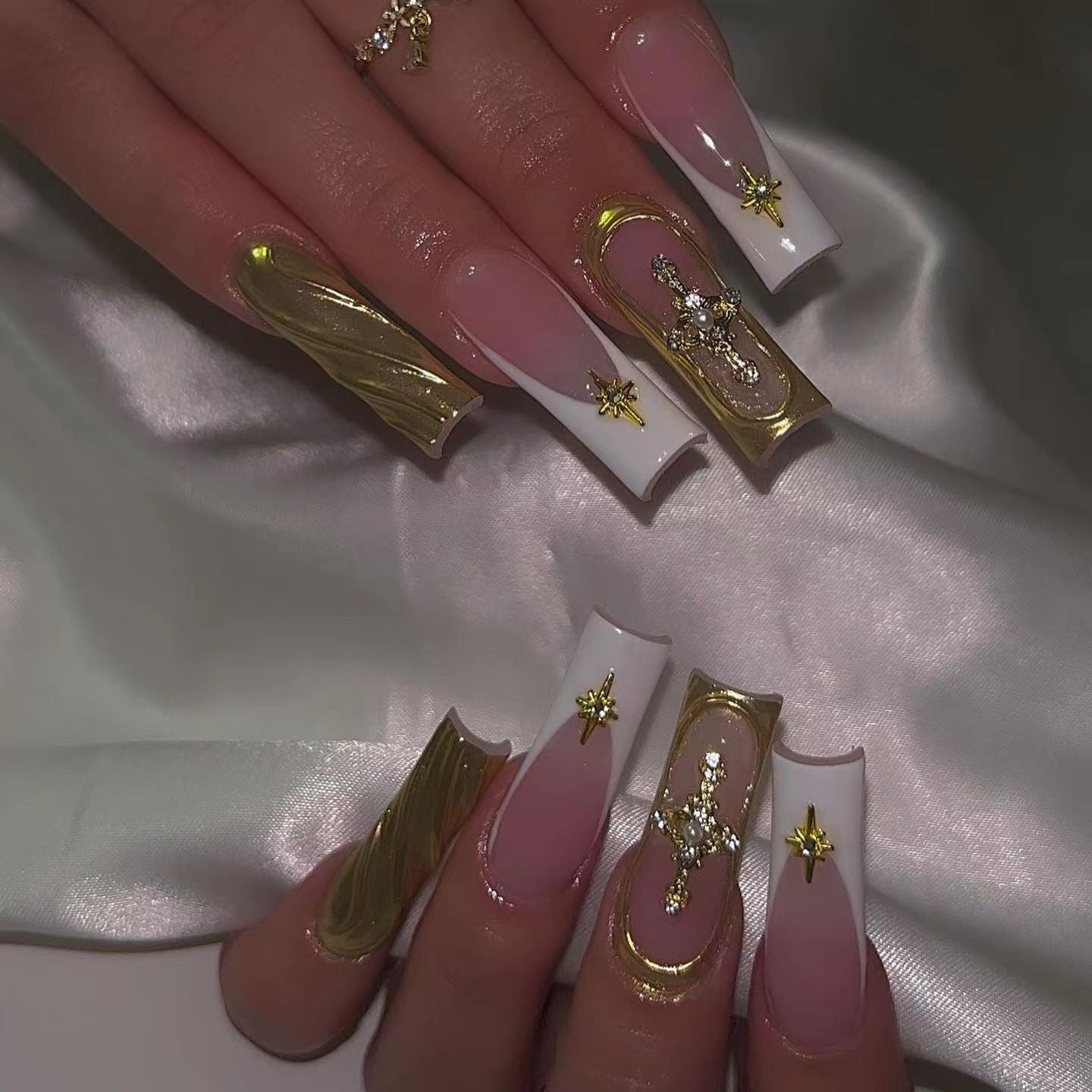 3D Embossed Fashionable Nails